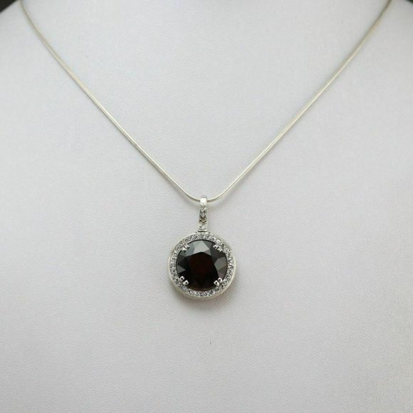 Vintage Art Deco 1930s 13.7 ct Deep Red Garnet 0.48 ct Diamond Platinum Pendant - Picture 2 of 9